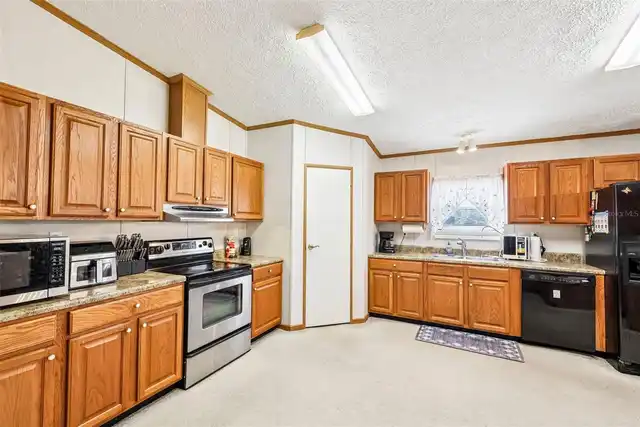 Listing Photo 13