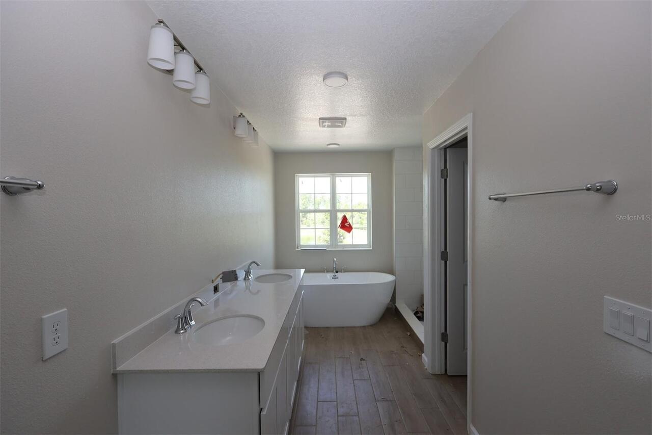 Listing Photo 9