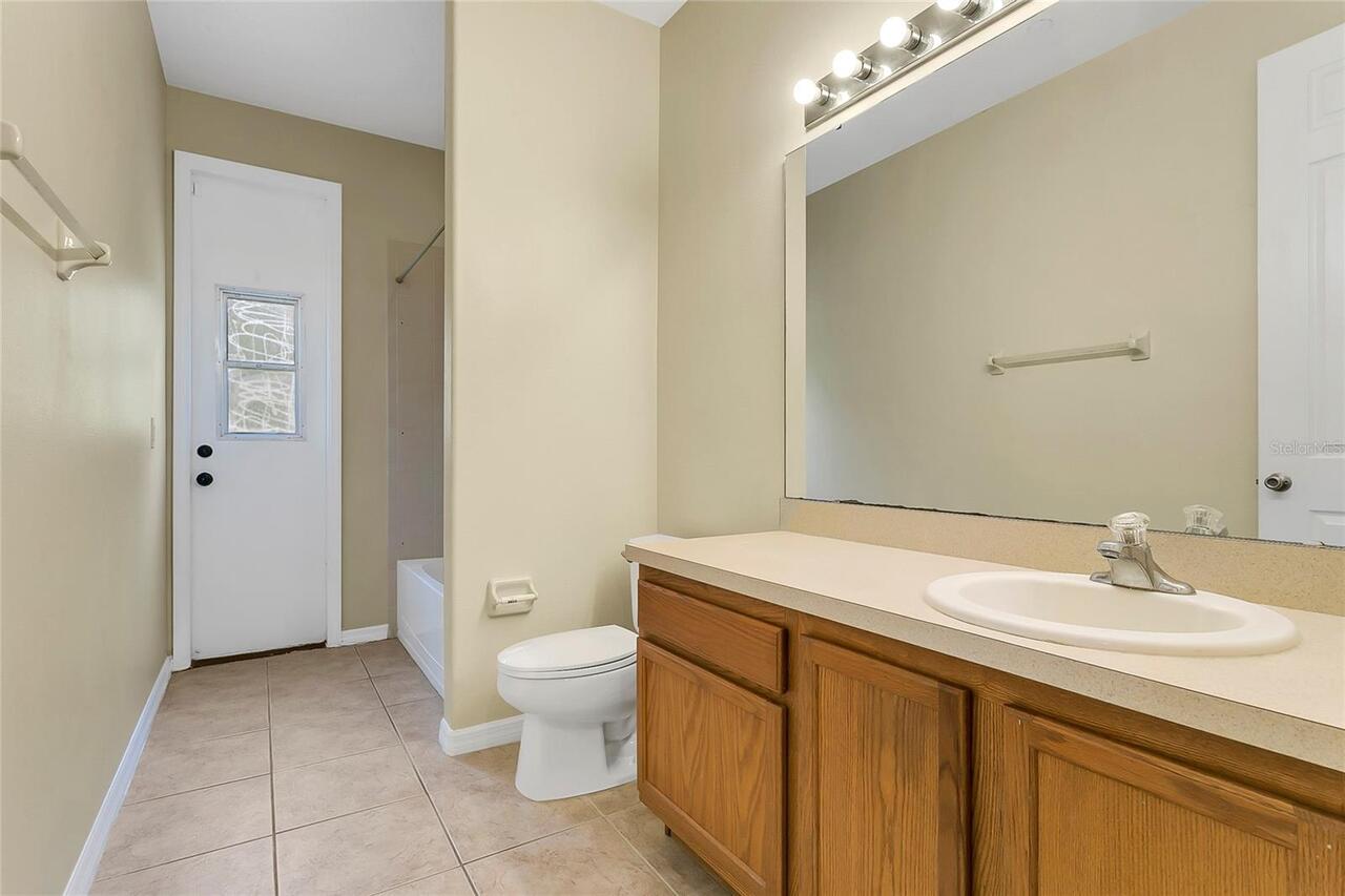 Listing Photo 11