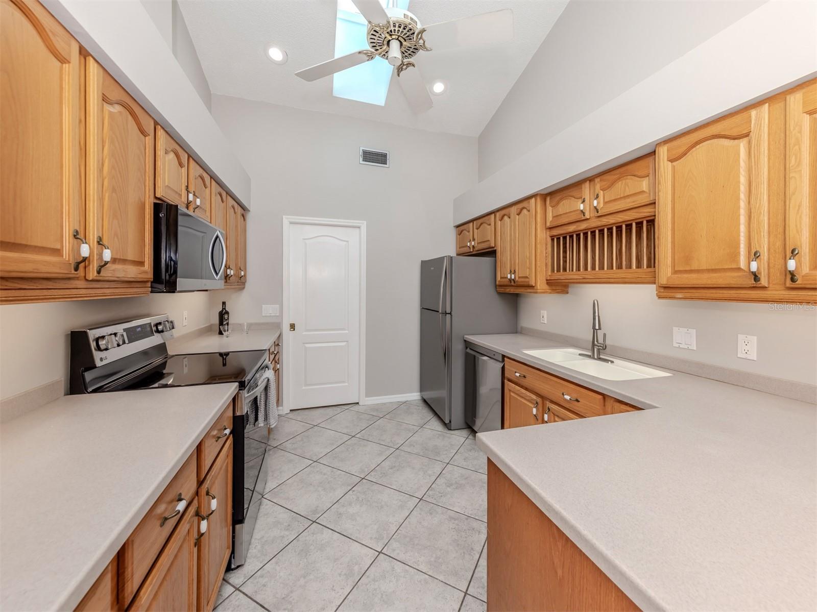 Listing Photo 11