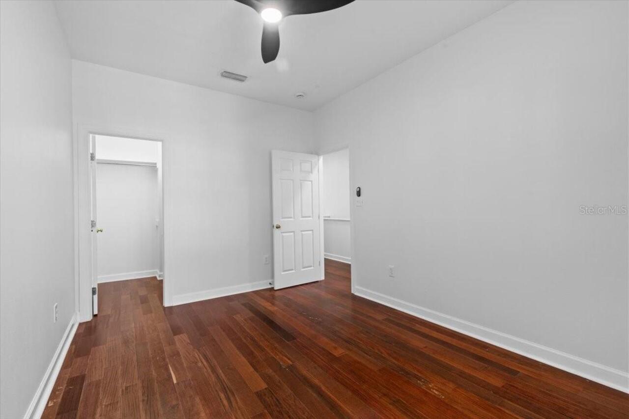 Listing Photo 12