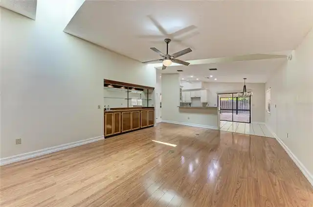 Listing Photo 14
