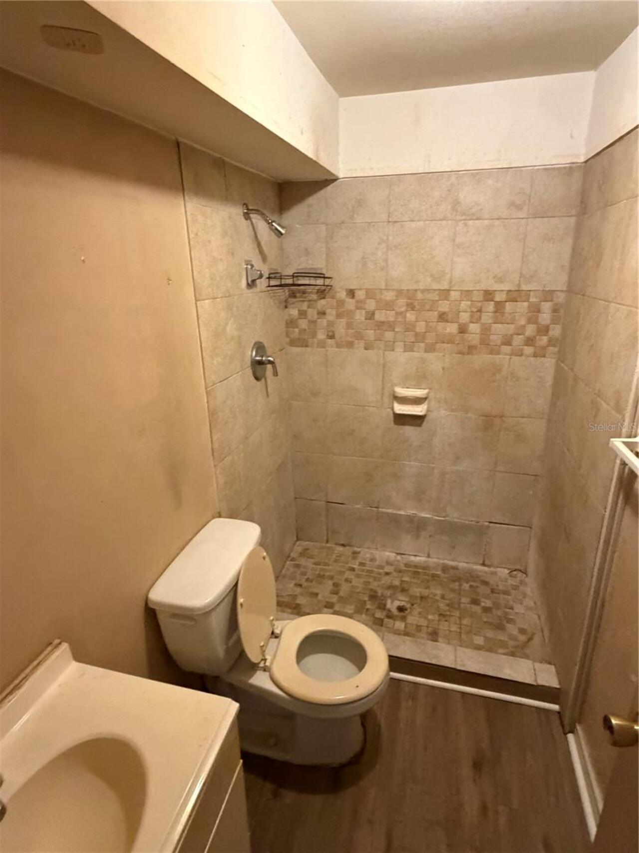 Listing Photo 12