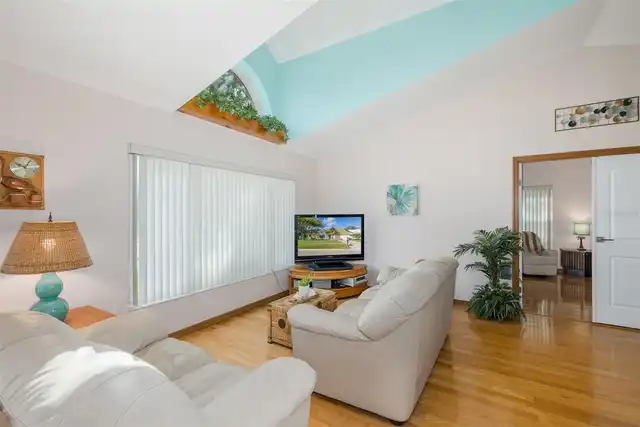 Listing Photo 7