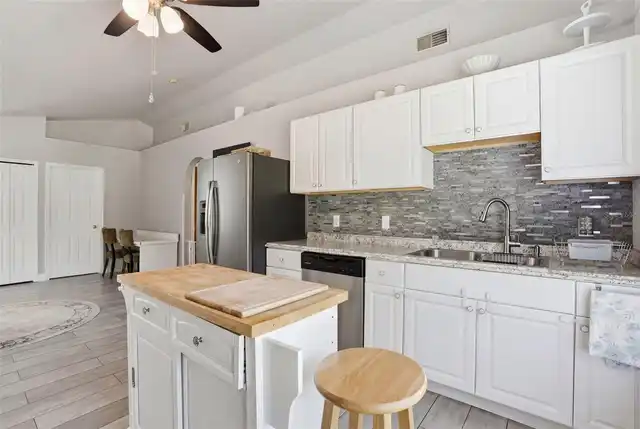 Listing Photo 15
