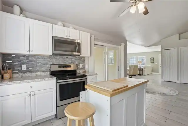 Listing Photo 16