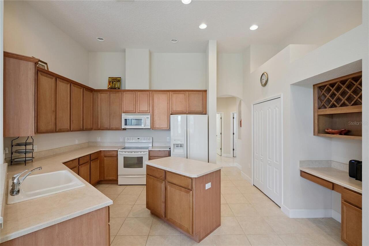 Listing Photo 12