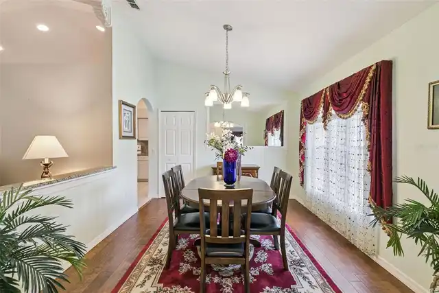 Listing Photo 12