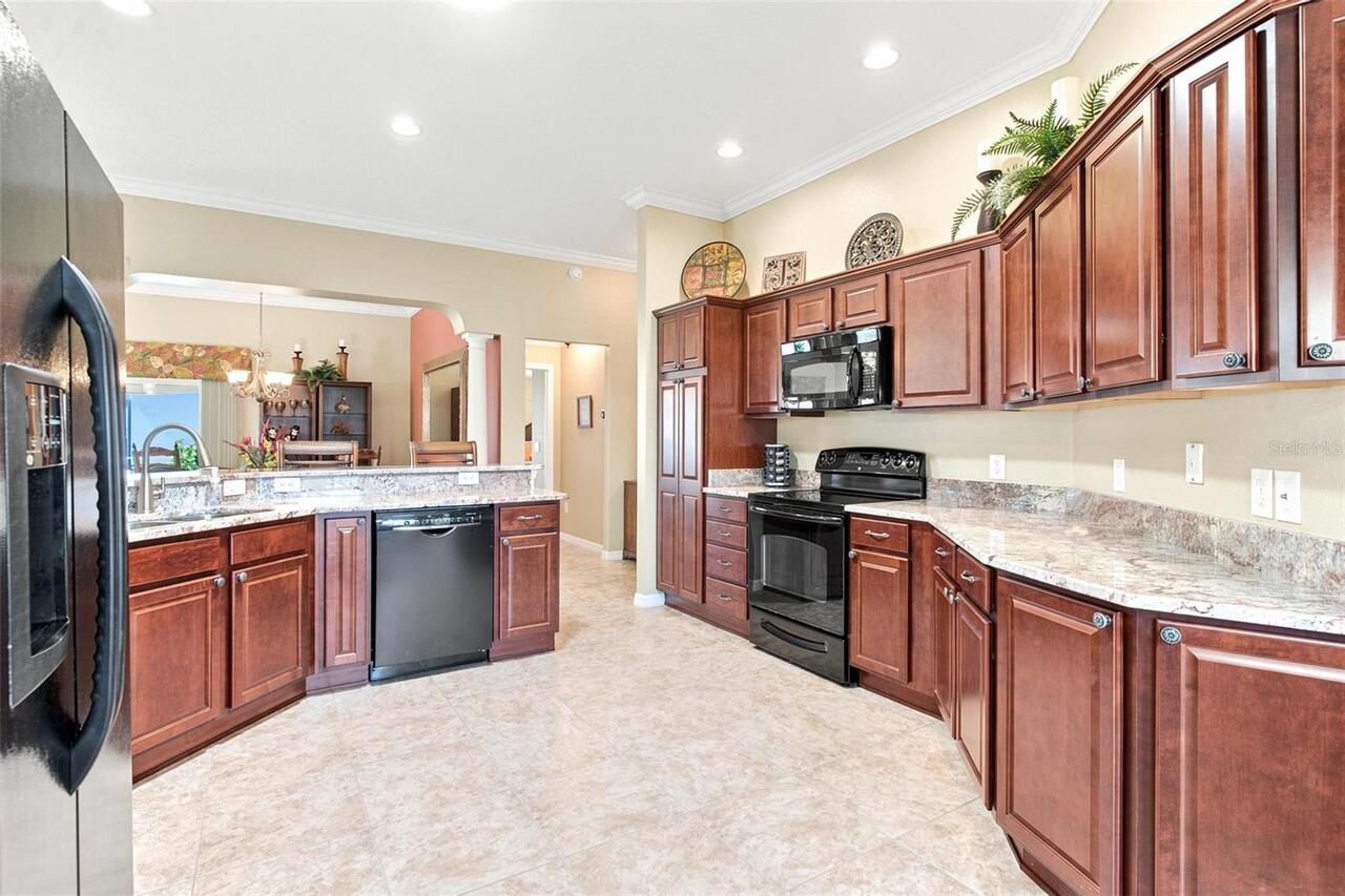 Listing Photo 12