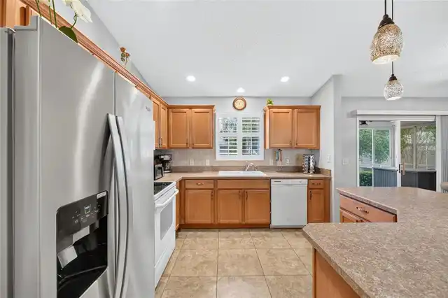 Listing Photo 8