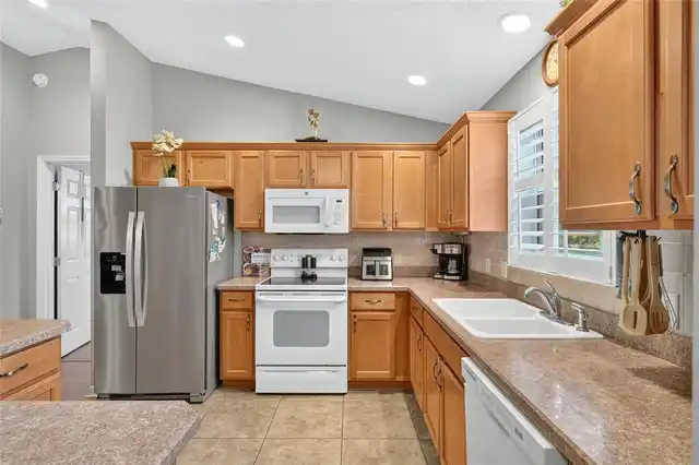 Listing Photo 10