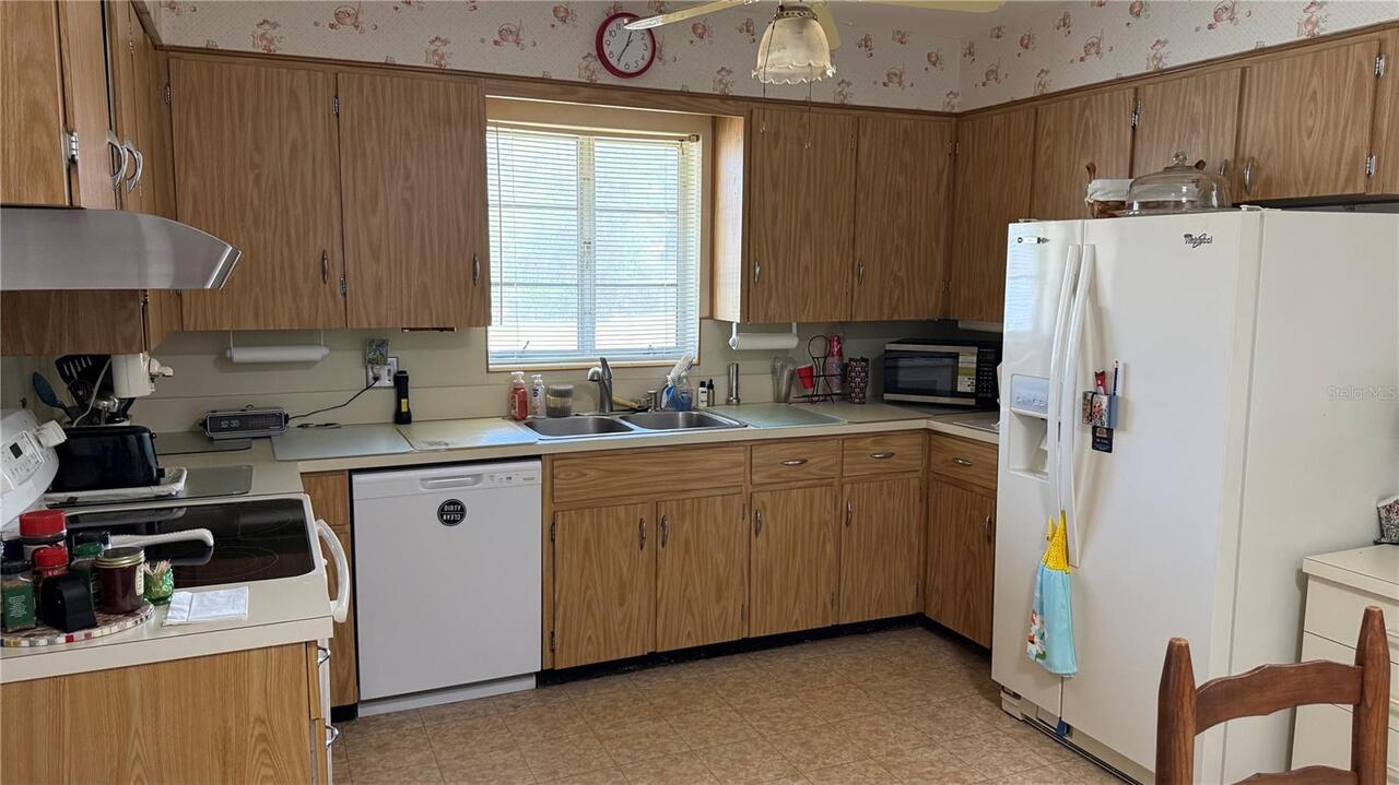 Listing Photo 8