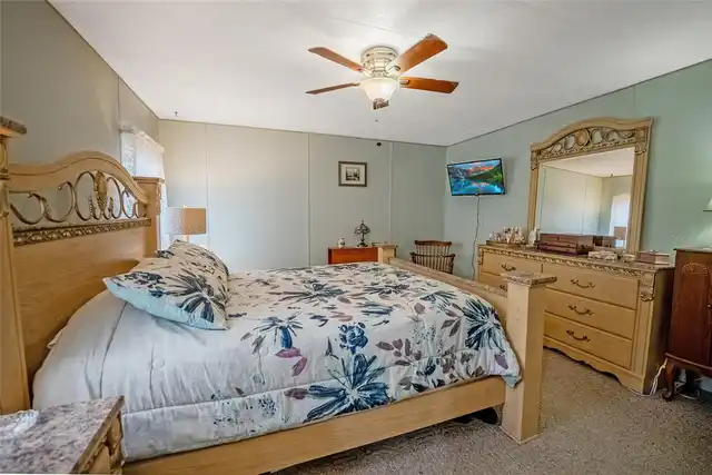 Listing Photo 16