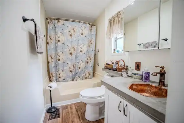 Listing Photo 23