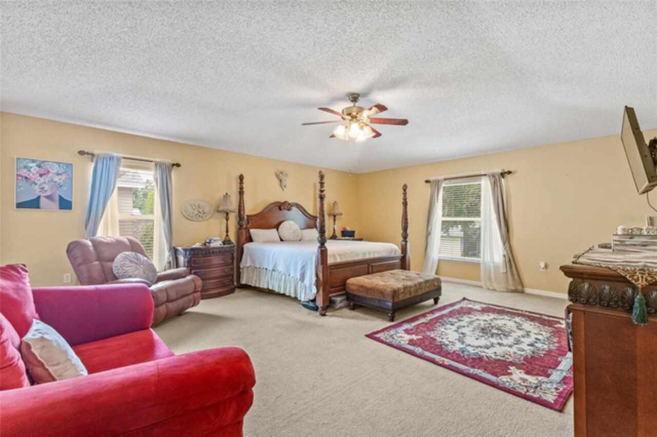 Listing Photo 12