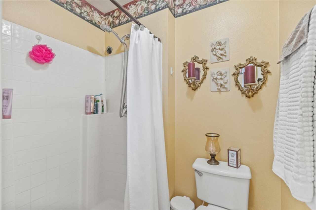 Listing Photo 18
