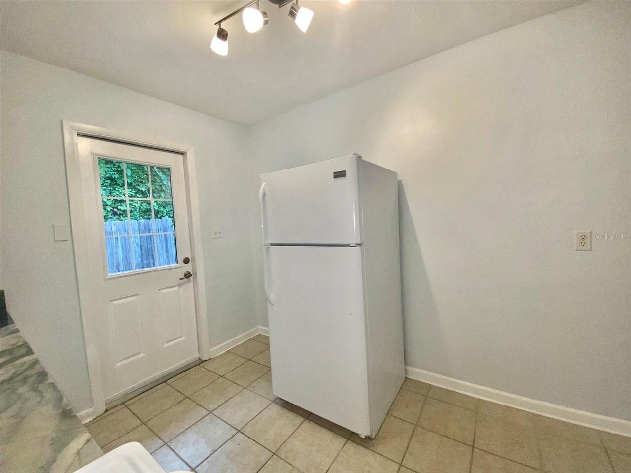 Listing Photo 11