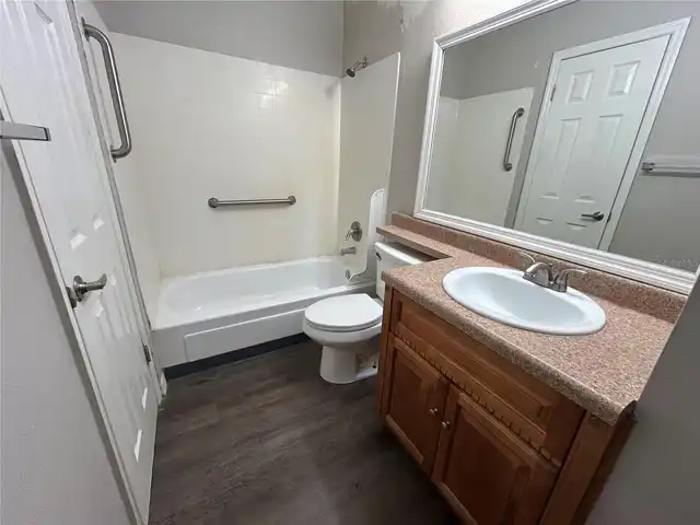 Listing Photo 10