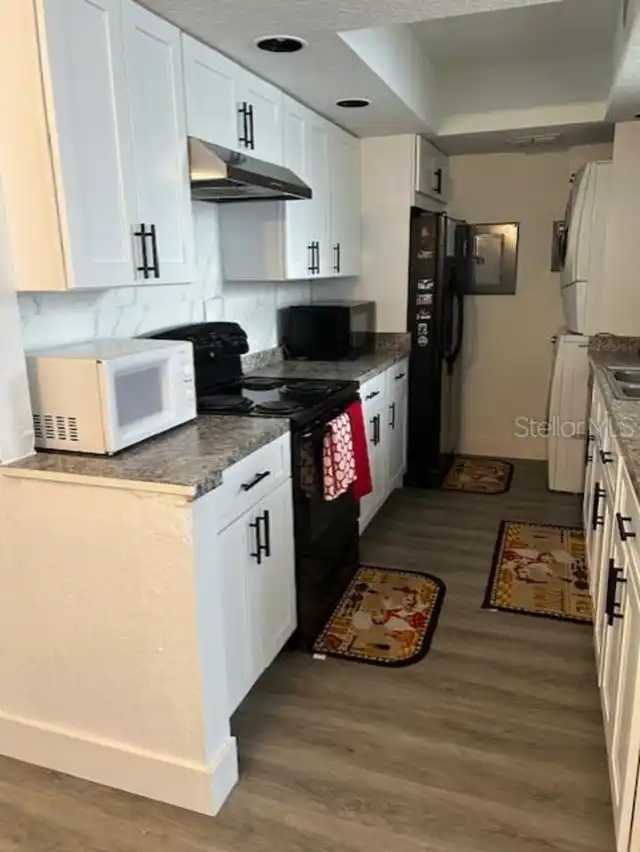 Listing Photo 7