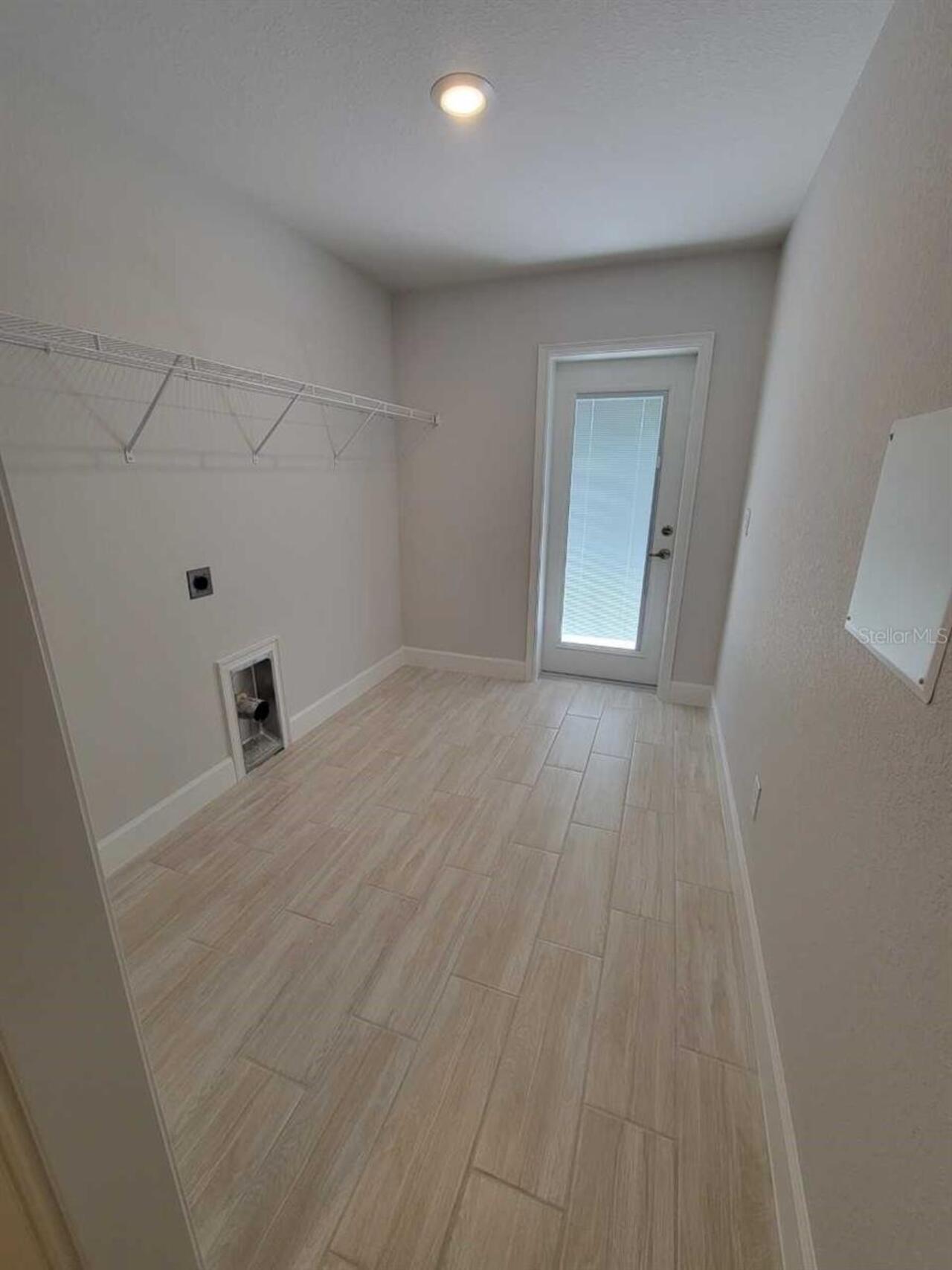 Listing Photo 12