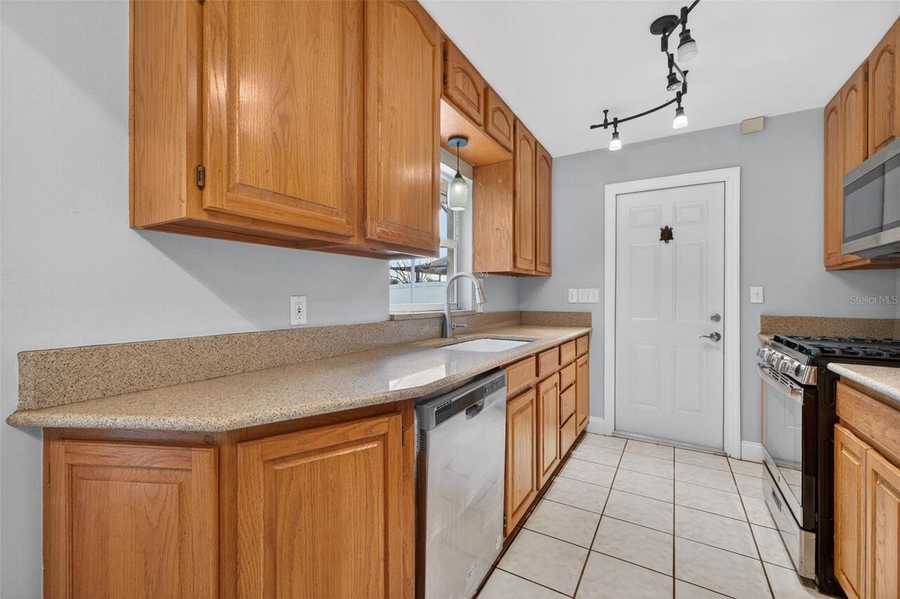 Listing Photo 10