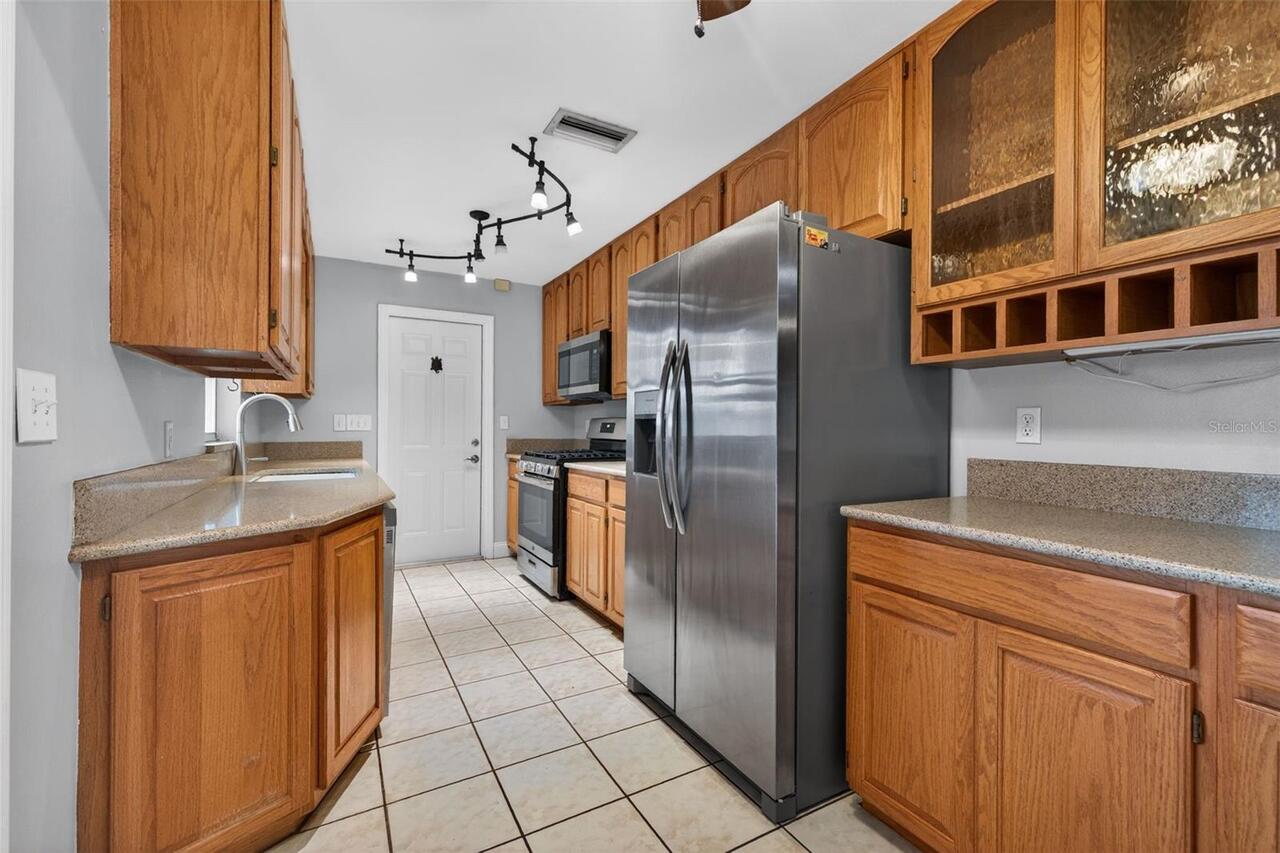 Listing Photo 11
