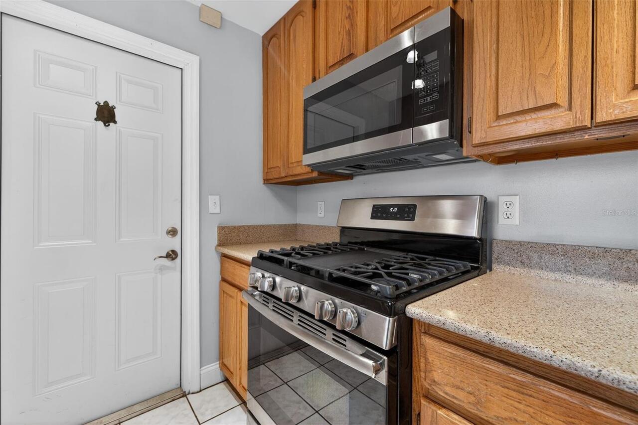 Listing Photo 12