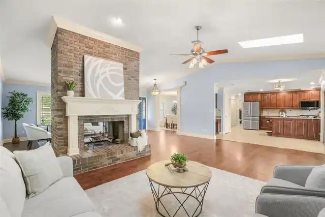 Listing Photo 8
