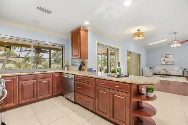 Listing Photo 16
