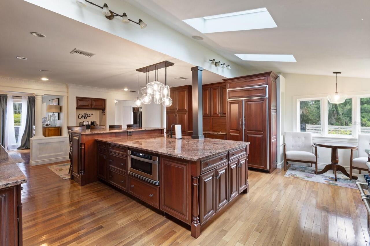 Listing Photo 11