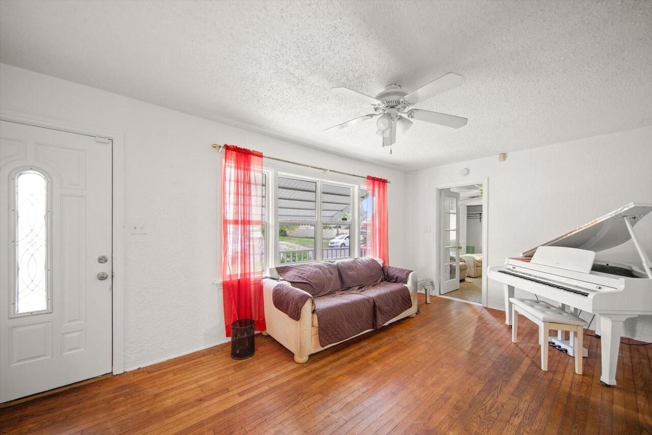 Listing Photo 8