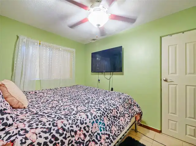 Listing Photo 9