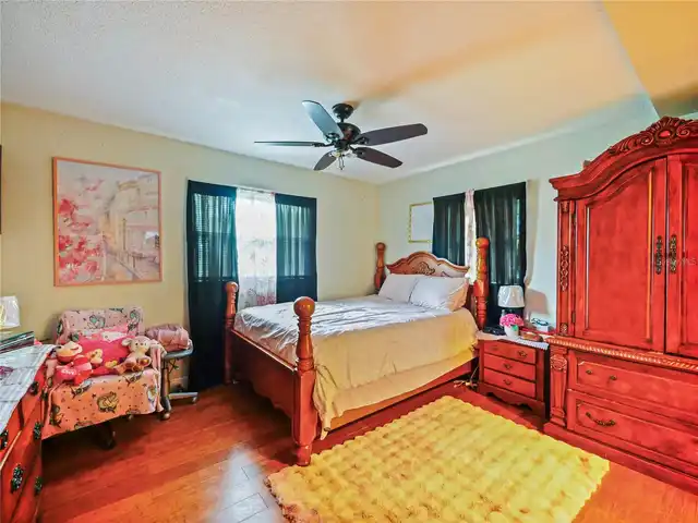 Listing Photo 11