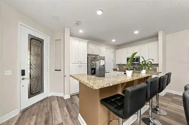 Listing Photo 10