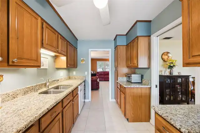 Listing Photo 8