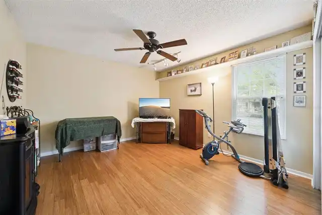 Listing Photo 32
