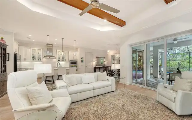 Listing Photo 12
