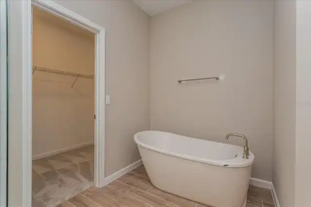 Listing Photo 14