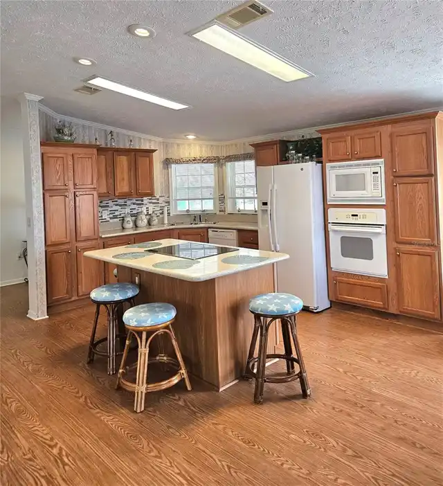 Listing Photo 6