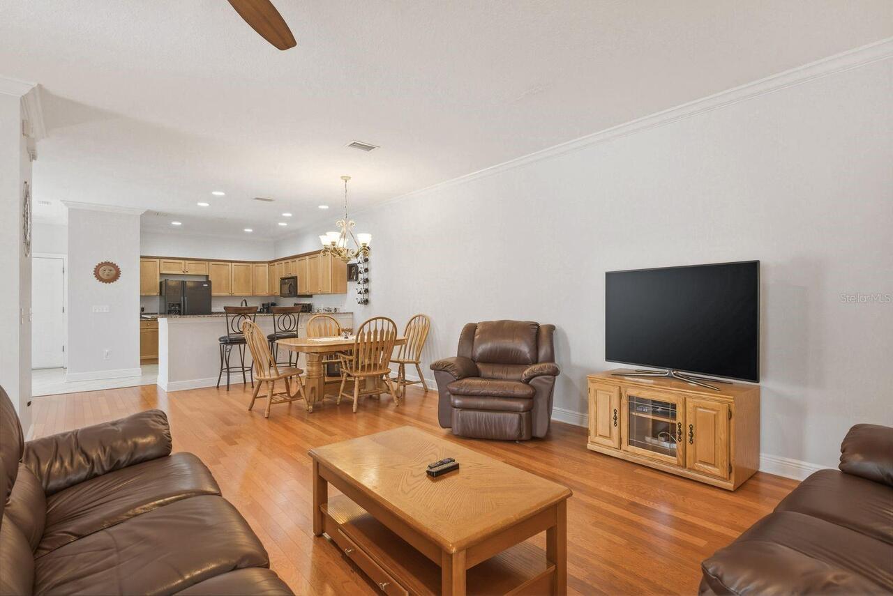 Listing Photo 17