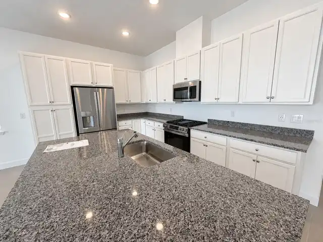 Listing Photo 5