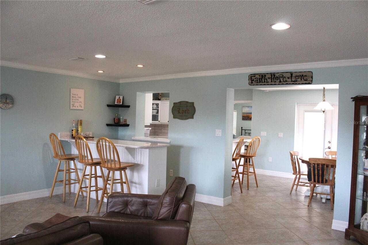 Listing Photo 12