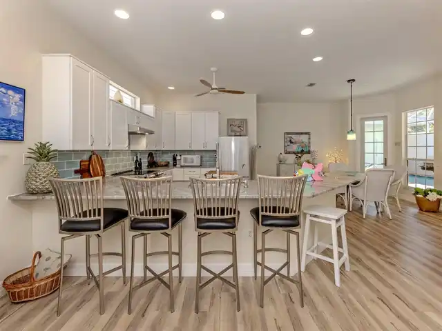 Listing Photo 8