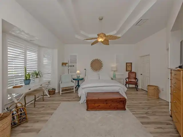 Listing Photo 14