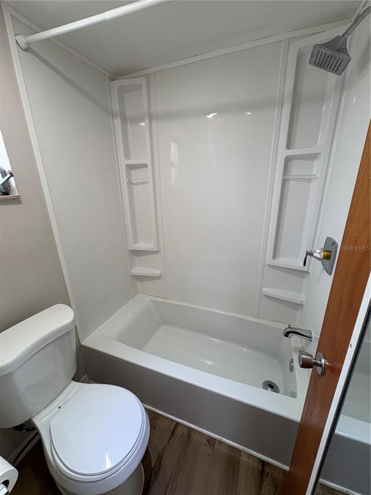 Listing Photo 17