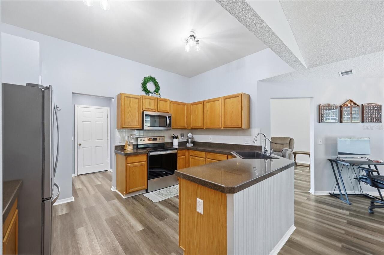 Listing Photo 14