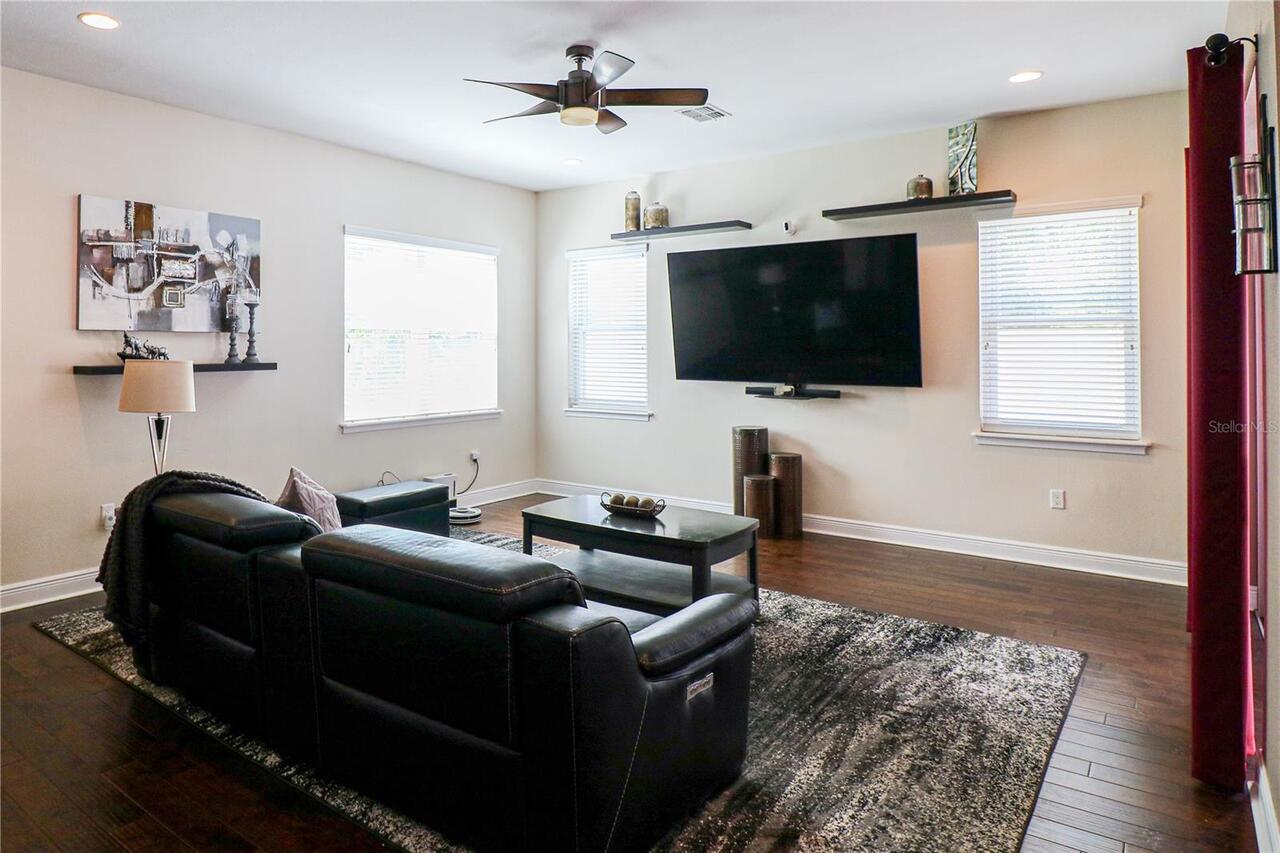 Listing Photo 8
