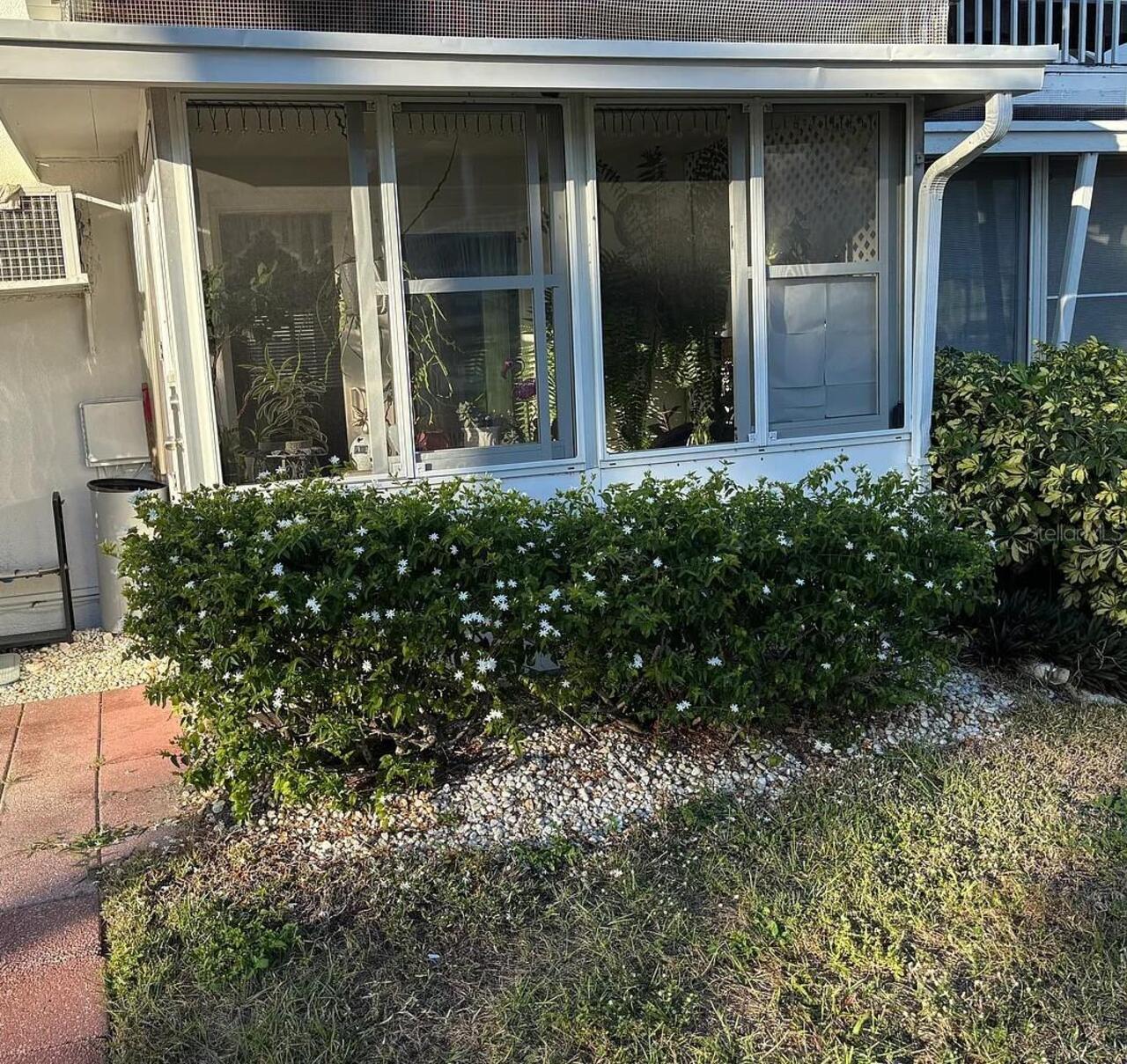 Listing Photo 11