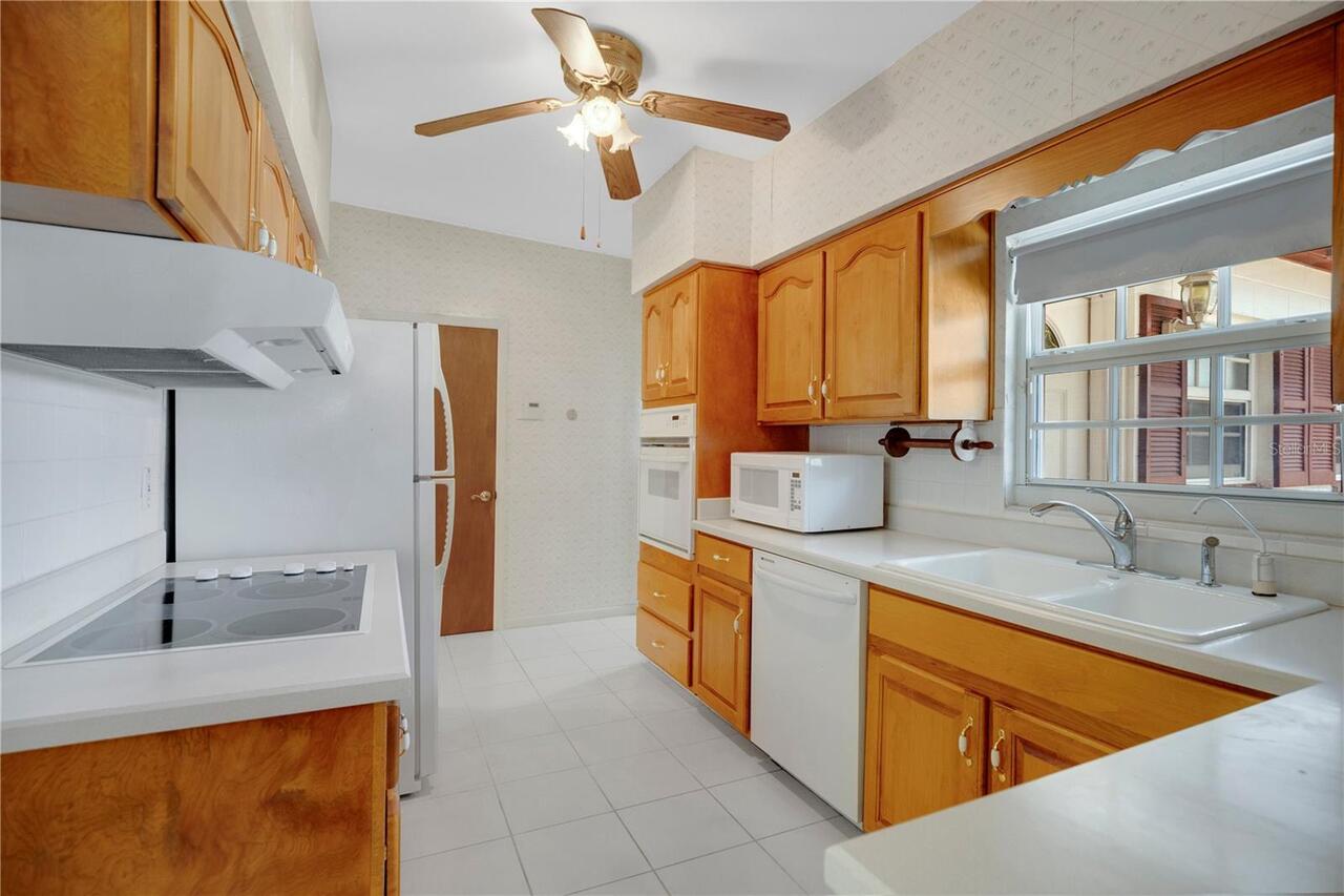Listing Photo 9