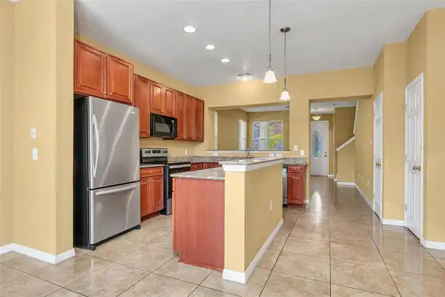 Listing Photo 10
